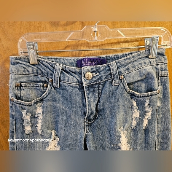 Miley Cyrus Distressed Jeans 9 - Picture 3 of 10
